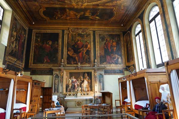 Hospices de Beaune, musée, Beaune, patrimoine, toit vernissé, Cote d’Or, Bourgogne, Blog culture