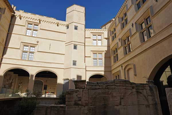 On a testé le Museon Arlaten, Arles, Camargue, Musée, Patrimoine, culture camargaise, musée ethnologie