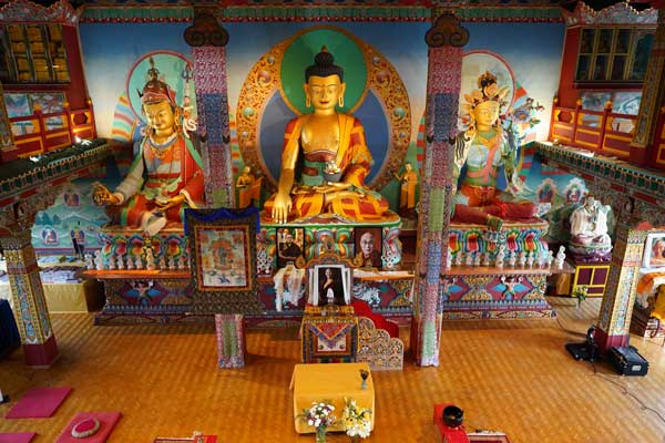 temple bouddhiste Paldenshangpa, mille bouddhas, temple tibétain, bouddhisme, bourgogne, morvan, la boulaye, visite culture, blog culture, découverte