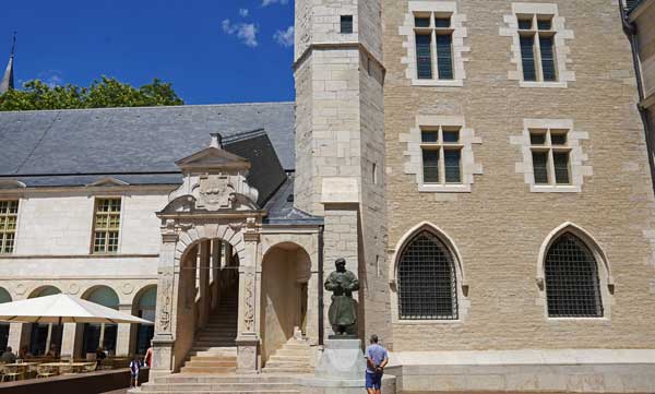 parcours de la chouette, guide du parcours, Dijon, Chouette, balade urbain, Office du Tourisme, découvertes histoire, blog culture