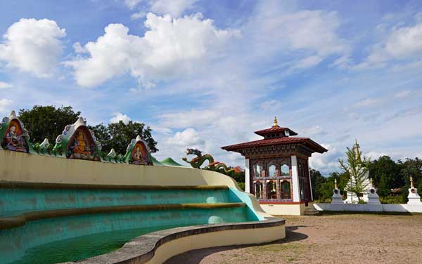 temple bouddhiste Paldenshangpa, mille bouddhas, temple tibétain, bouddhisme, bourgogne, morvan, la boulaye, visite culture, blog culture, découverte