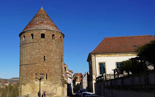 Semur-en-Auxois, Semur, Auxois, Dijon, Duc de Bourgogne, parcours, remparts, cité médiévale, armançon, cité de caractère, village de france, Bourgogne, balade, blog culture