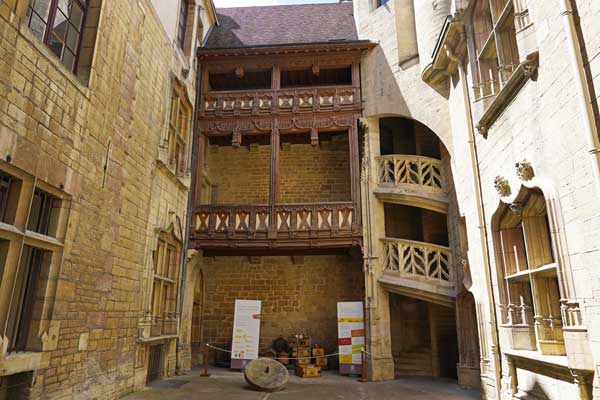 parcours de la chouette, guide du parcours, Dijon, Chouette, balade urbain, Office du Tourisme, découvertes histoire, blog culture