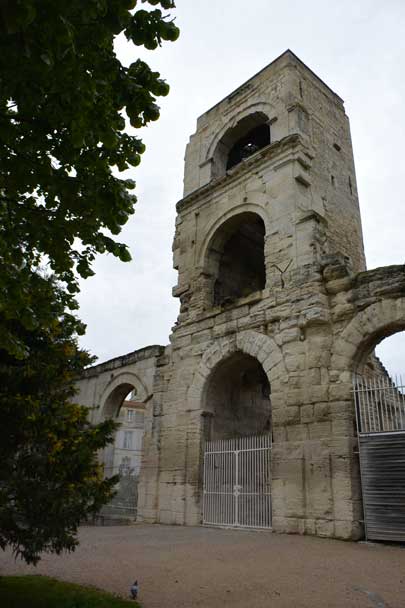 Arles antique, parcours, circuit, blog culture, test, ballade, thermes, Alyscamps, théâtre, arènes